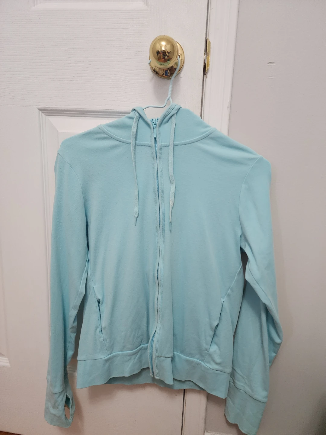 Light Blue Sun-Protection Zip-Up – UV 50+ & Thumbholes