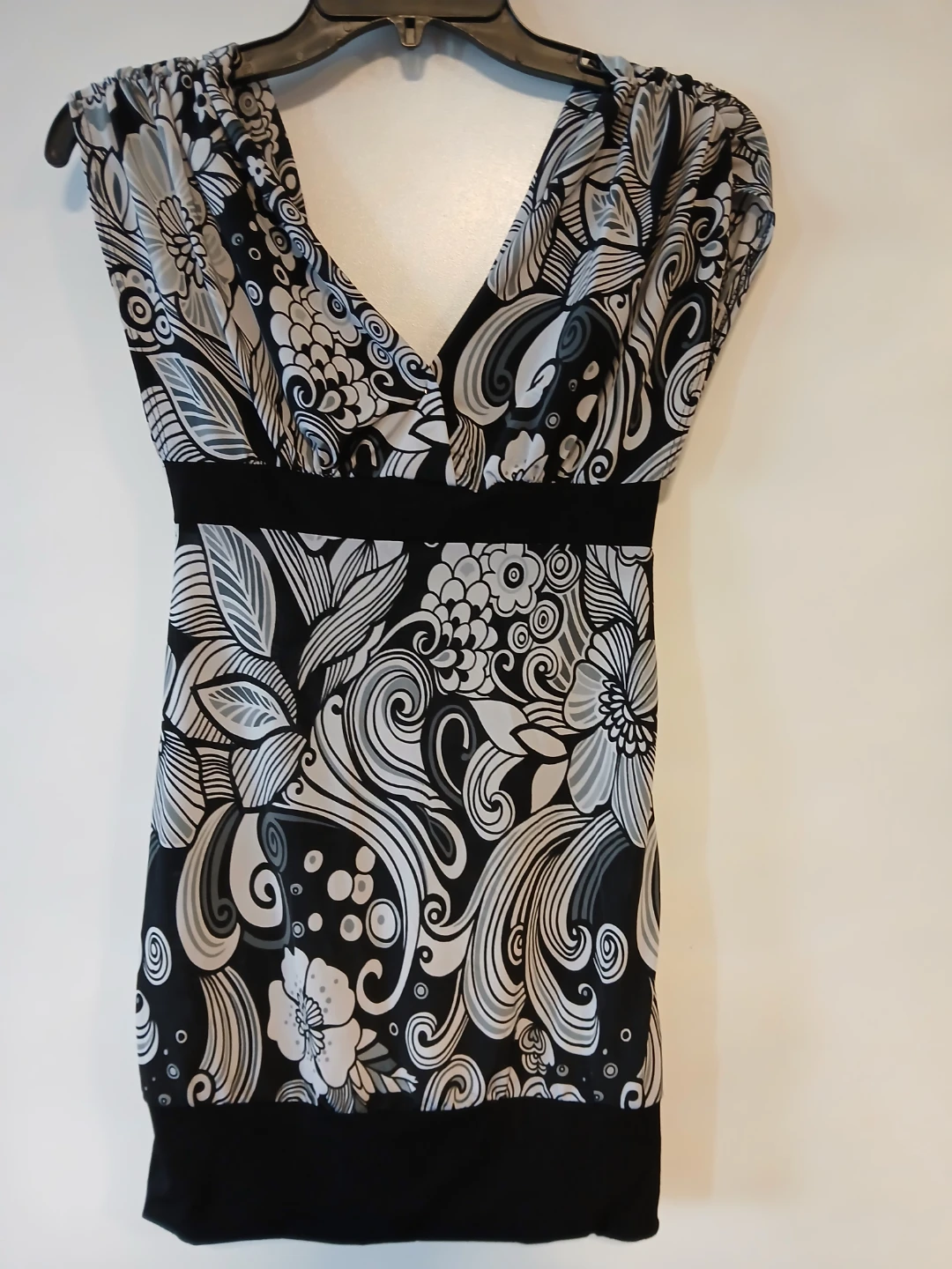 3 Ladies Tops. All XS. All 3 for $10 FIRM. - photo 2