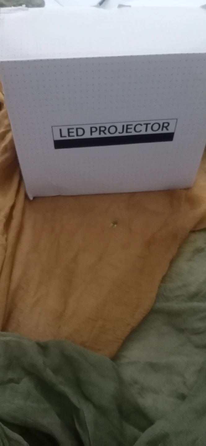 Mini LED projector with HDMI Cord - photo 3