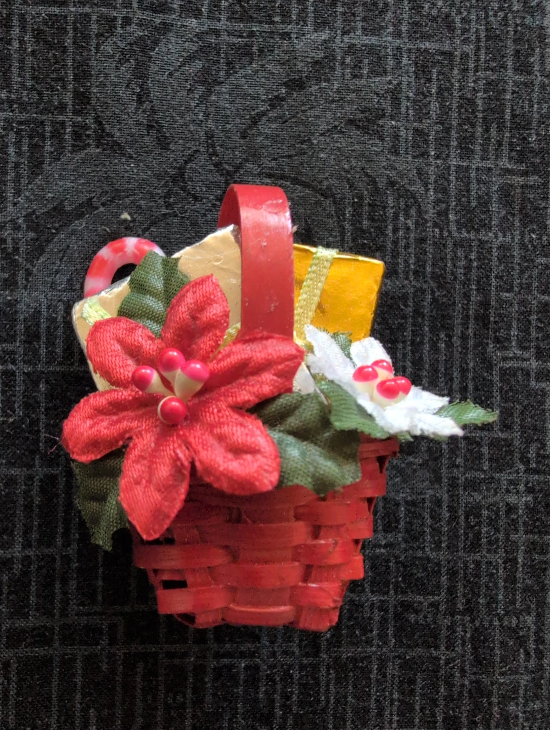 Christmas Basket Pin