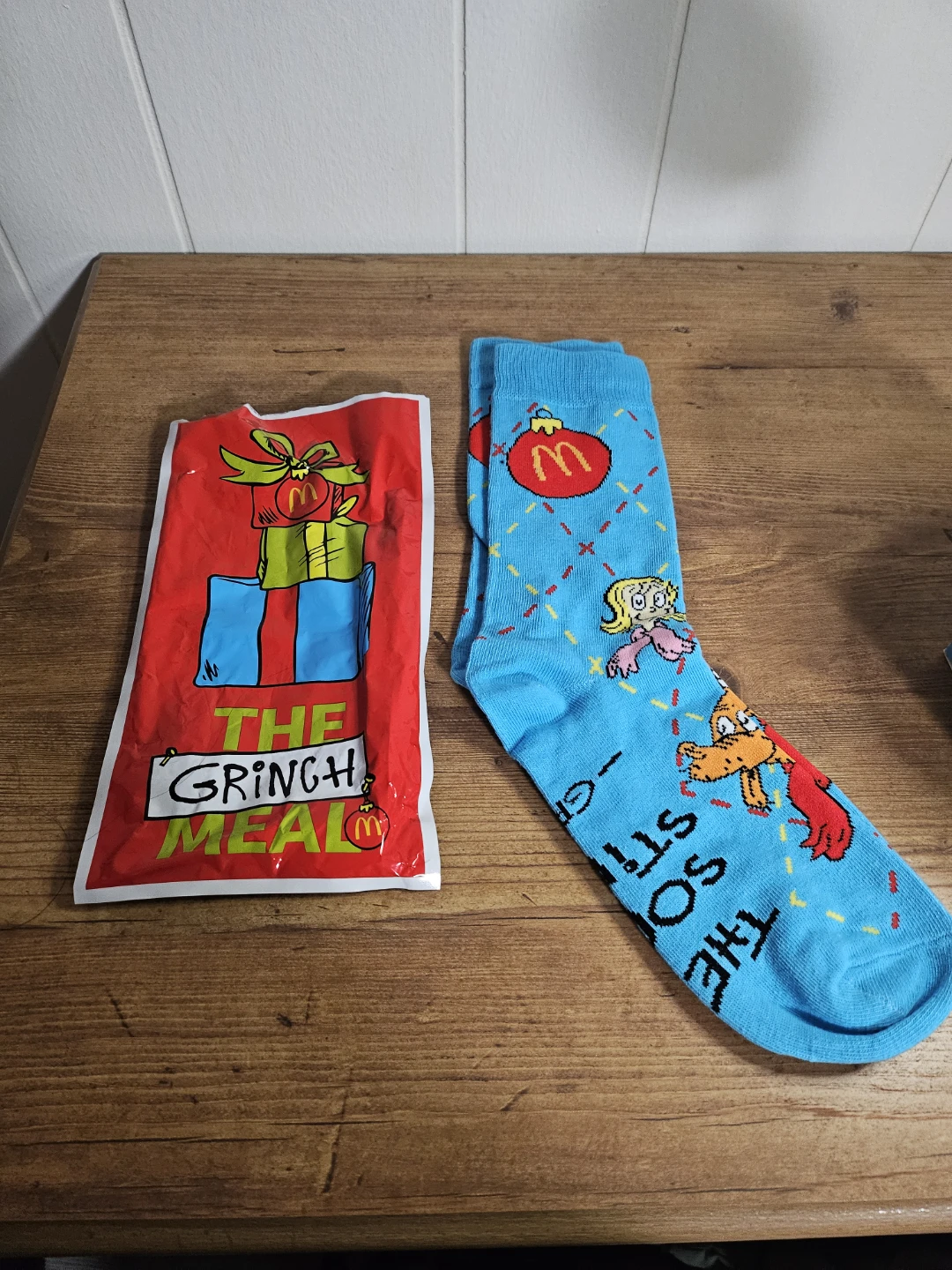 McDonald's The Grinch Meal Socks - photo 4