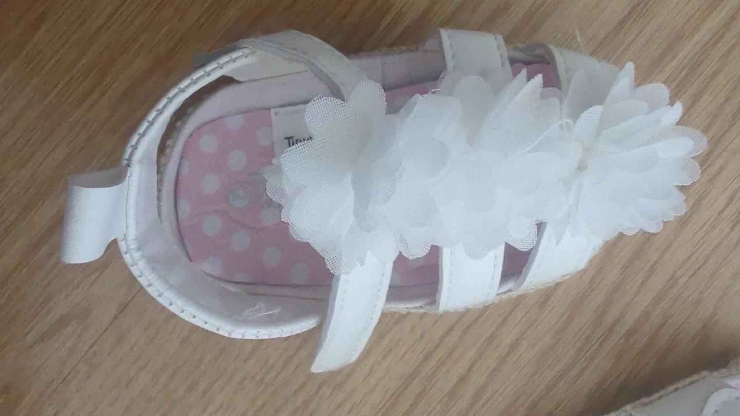 White Baby Sandals with Flowers - photo 3