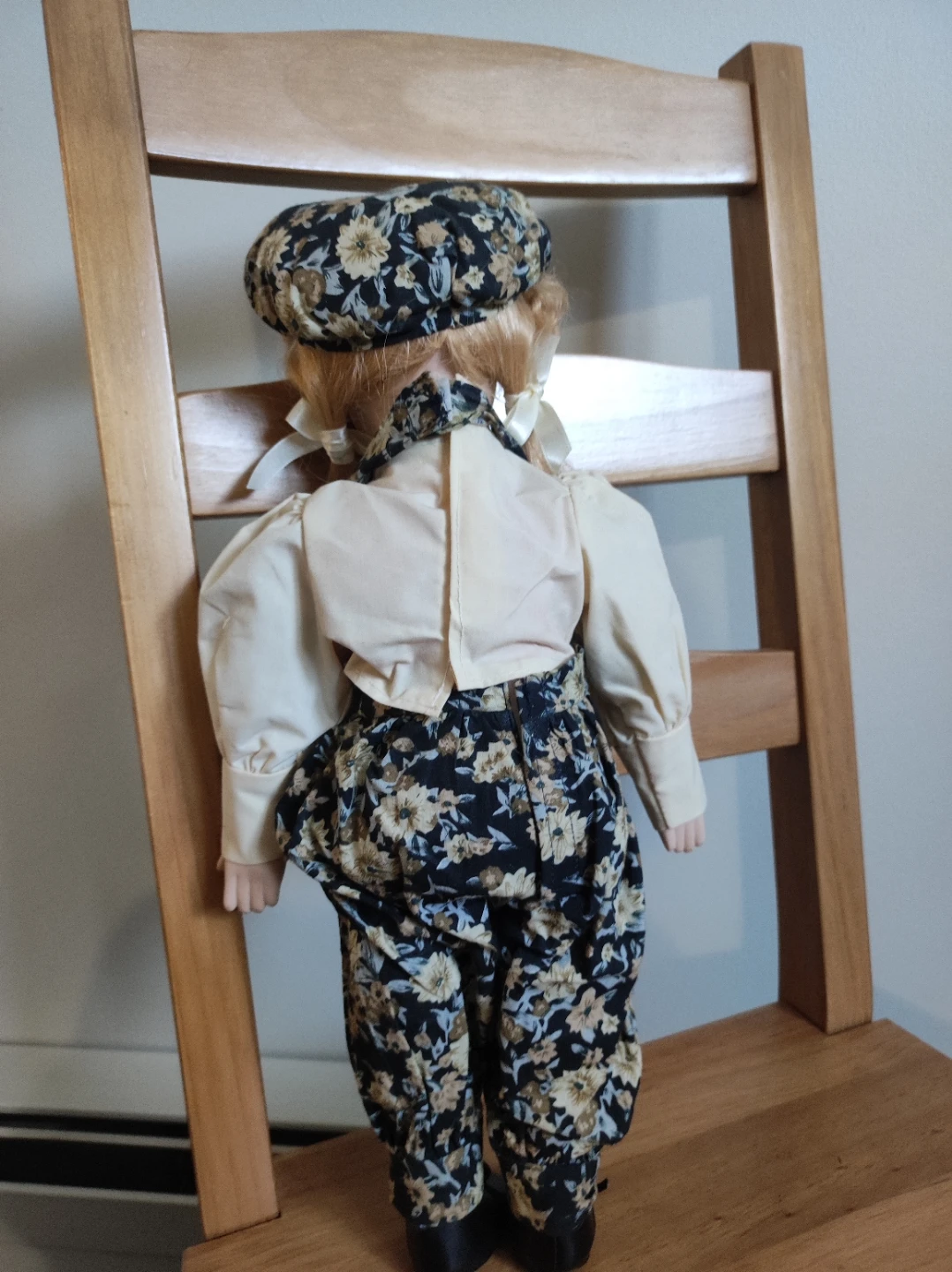 Vintage Porcelain Doll with Floral Outfit - photo 4