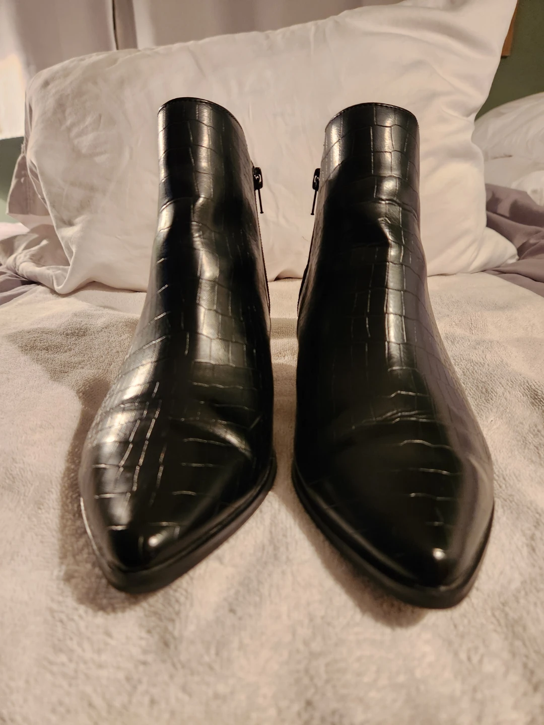 🌱 Black Croc Embossed Size 8 Ankle Boots - photo 2