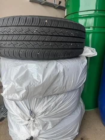 Set of 4 season H/T Tires P235/65R17 - photo 4