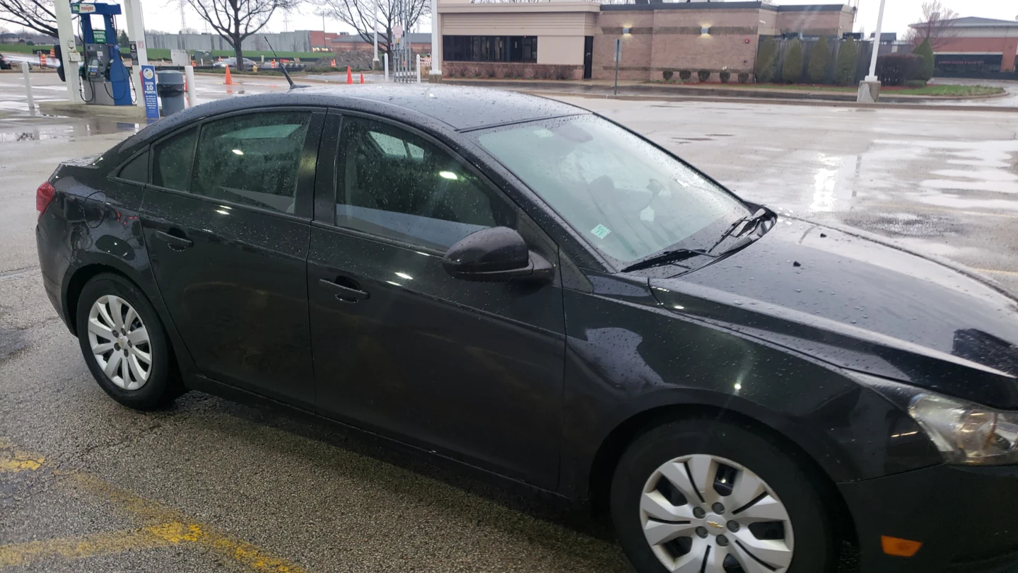 Black Chevrolet Cruze Sedan - photo 3