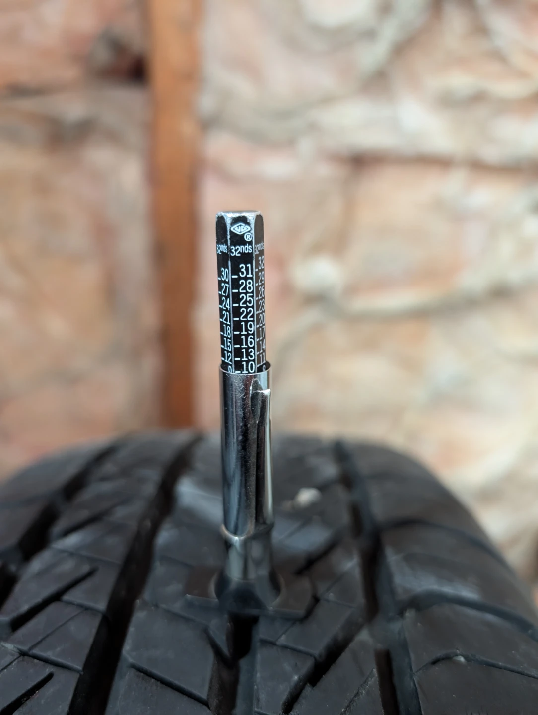 (1)-195/60R15 General Evertrek All Season Tire - photo 3
