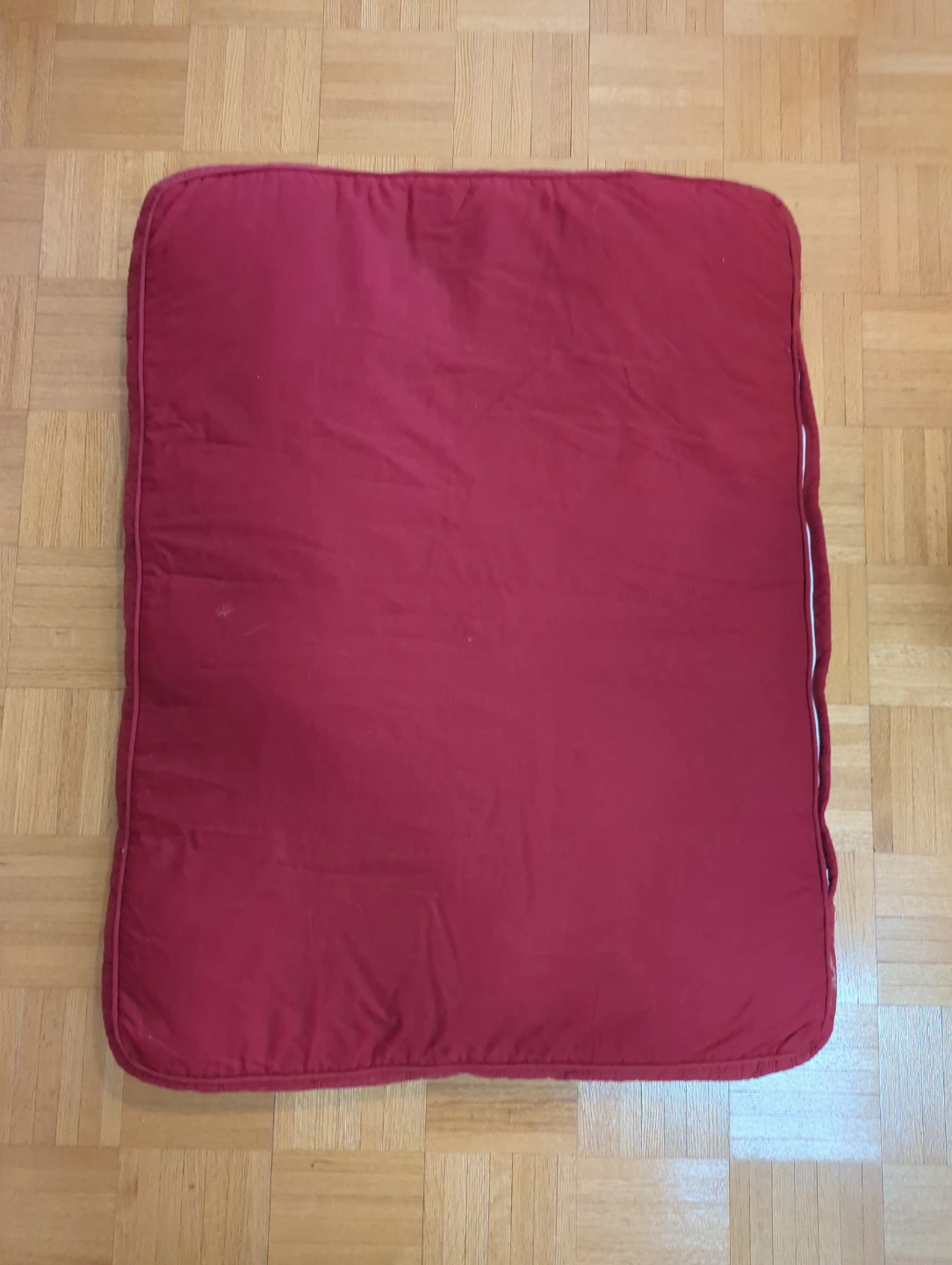 Red Quilted Pet Bed - photo 2