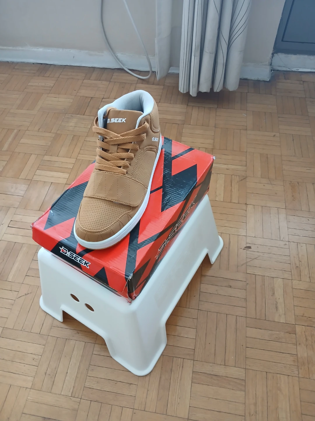 B.SEEK Mid-Top Sneakers - Tan Size 10 - photo 3