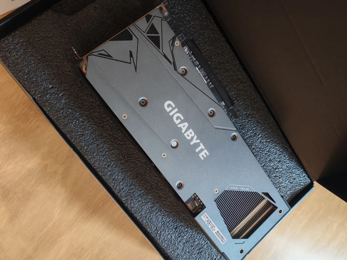 Gigabyte Rodeon RX 6600XT 8GB GPU + Deepcool PL650D Power Supply - photo 5