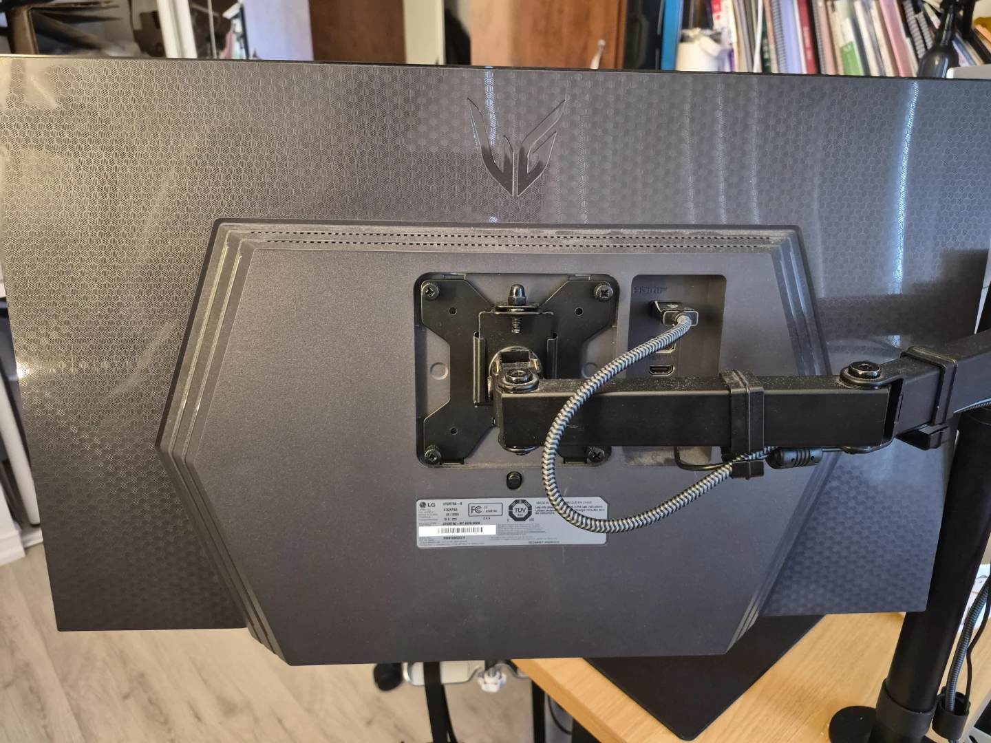 LG UltraGear 27GR75Q 27" QHD 165Hz Gaming Monitor - photo 2