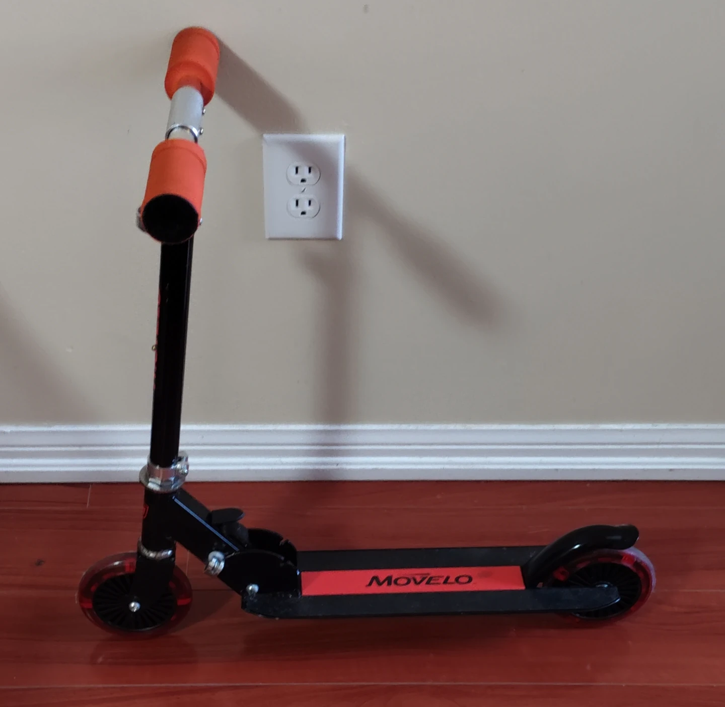 Movelo 120 mm Light-Up Folding Scooter