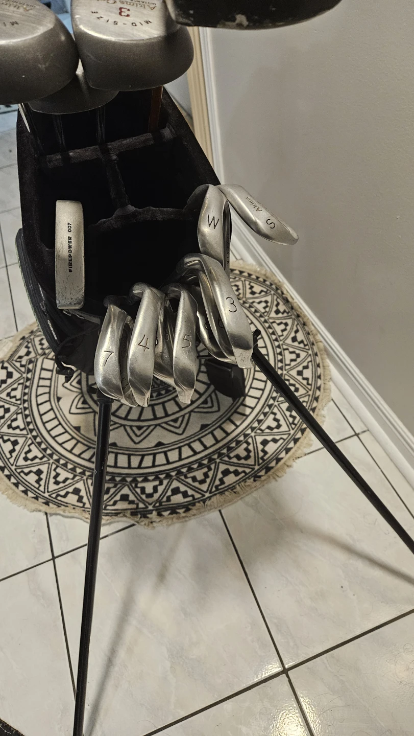 Full Set of Men's Golf Clubs with Bag and Titleist Golf Balls - photo 2