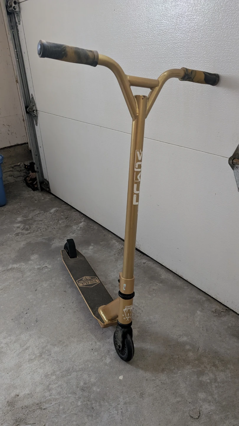 Lucky Scooters Pro Scooter - Gold