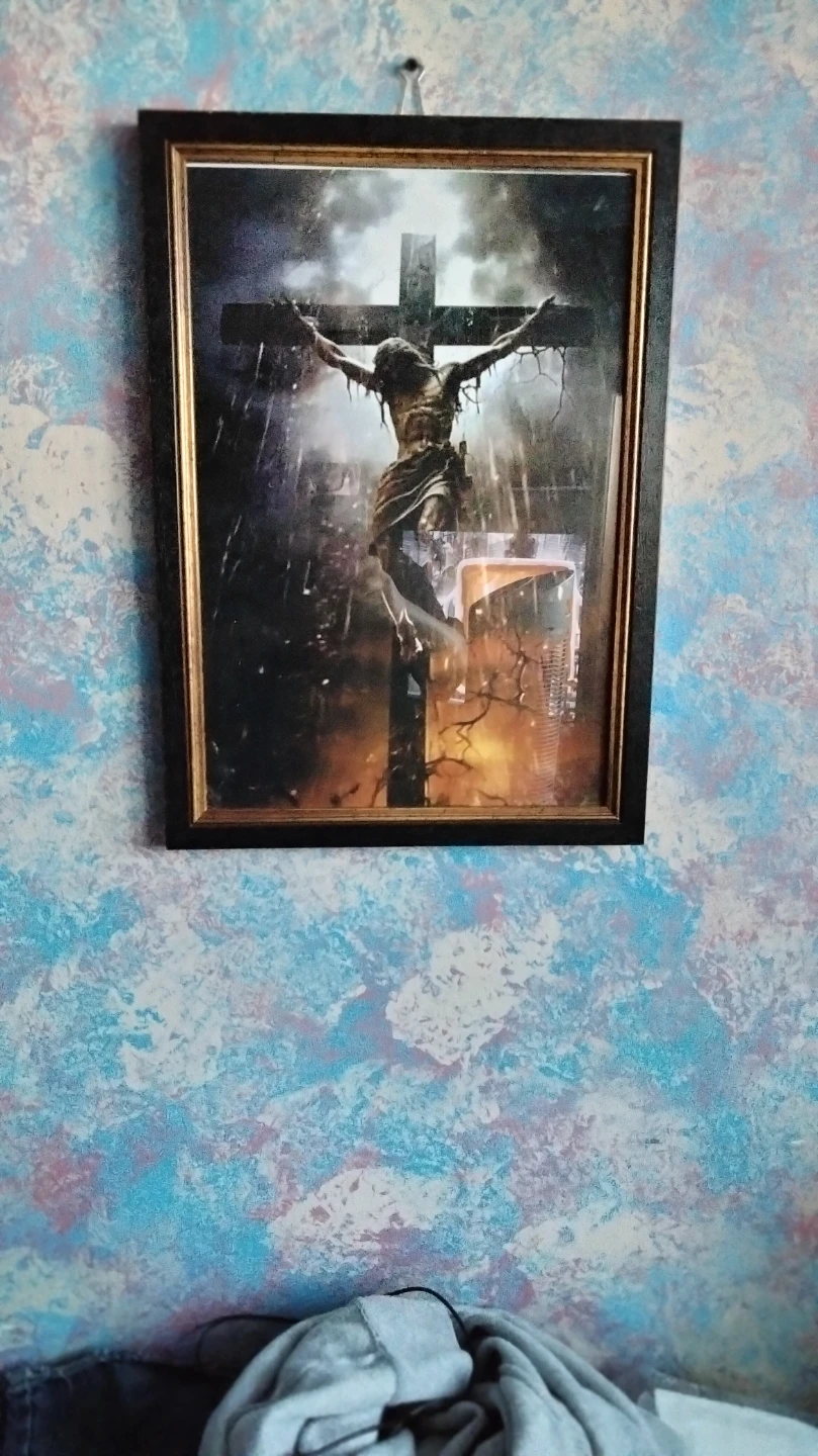 Se vende cuadro de cristo mide 13x19 pulgadas