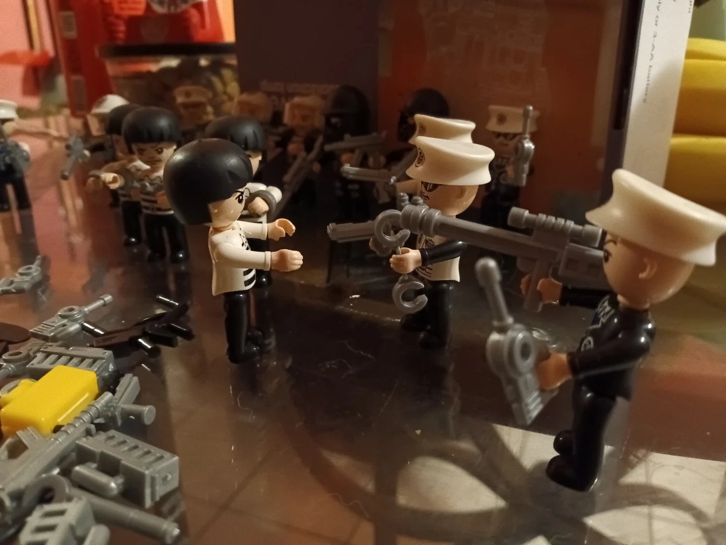 Mega blok police and prisoners - photo 2