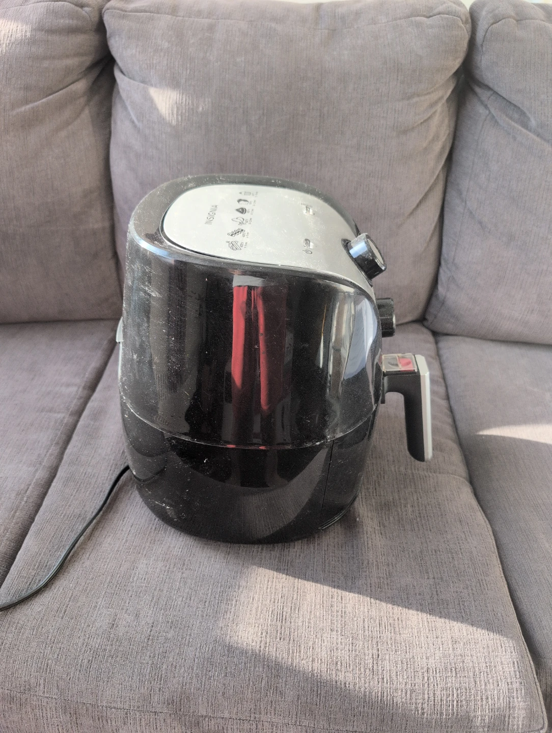 Insignia Air Fryer - photo 2