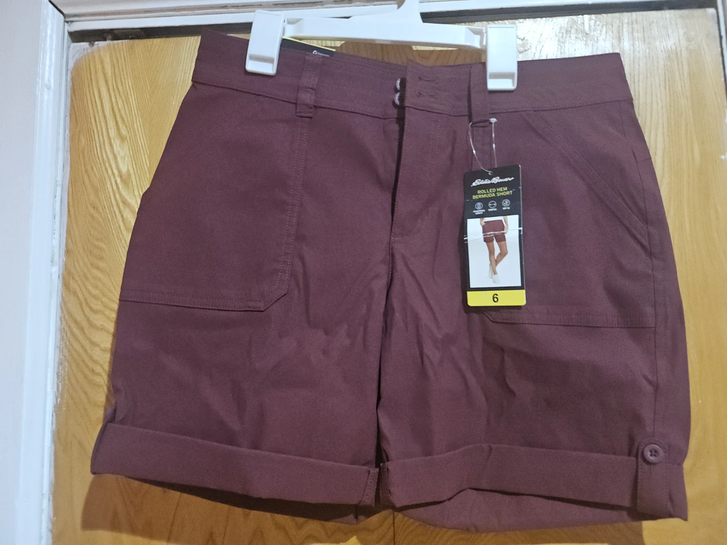 Eddie Bauer Women's Rolled Hem Bermuda Shorts Size 6 Red