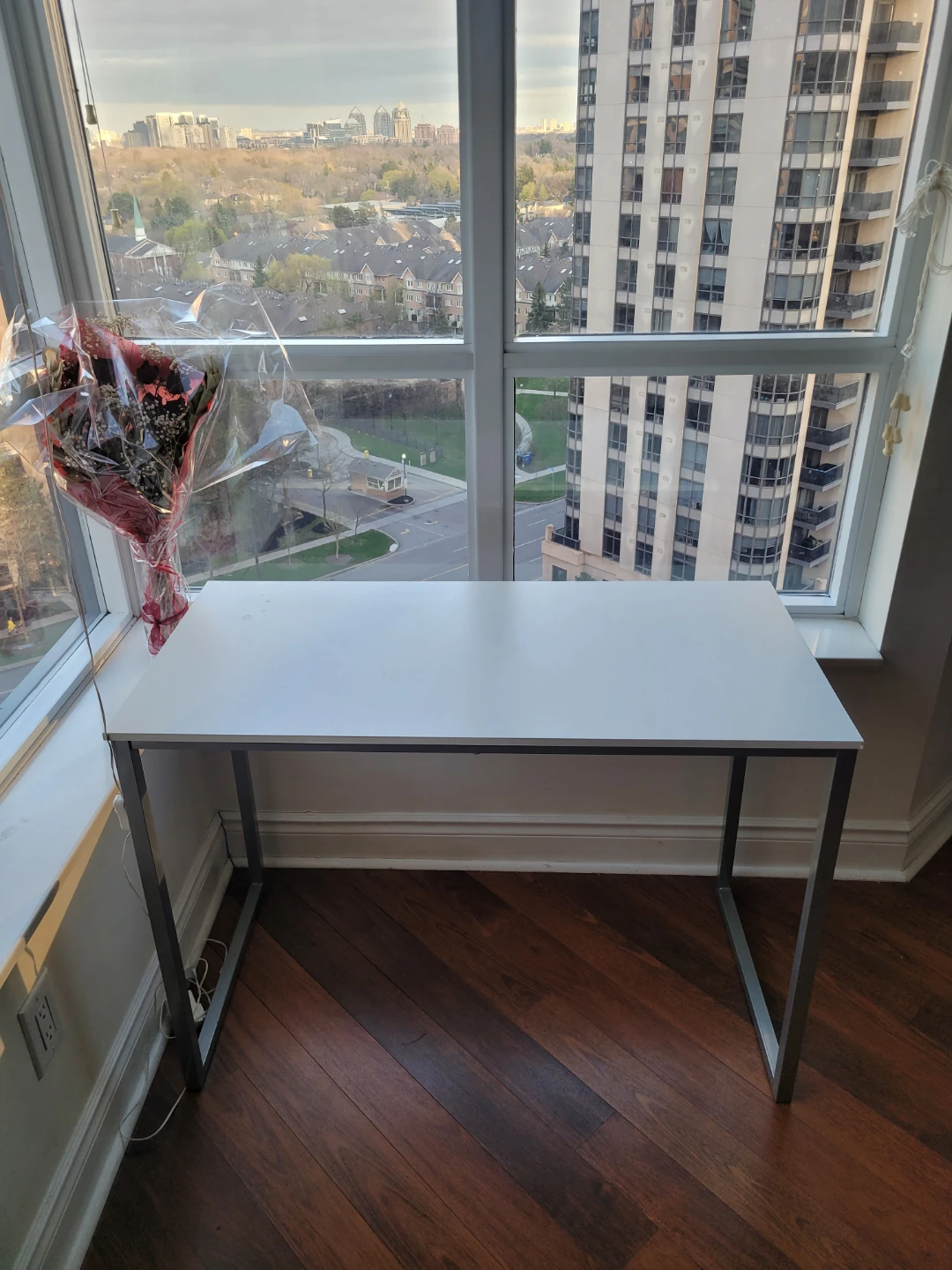 White Desk - photo 2