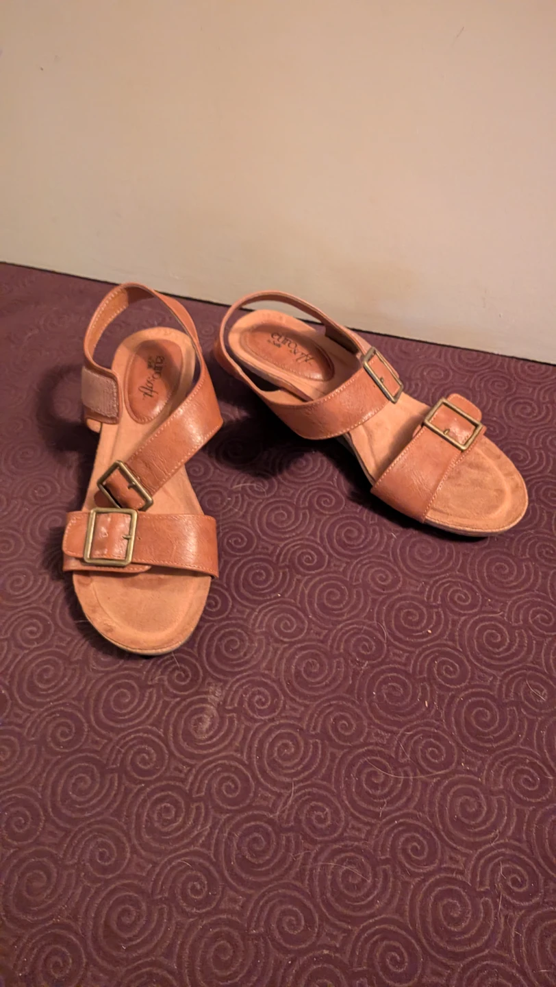 Eurosoft "Tamika" Wedge Sandals sz 41