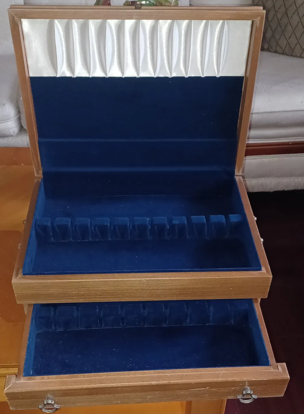 Vindage McGraw Wood Silverware Chest with Drawer - photo 2