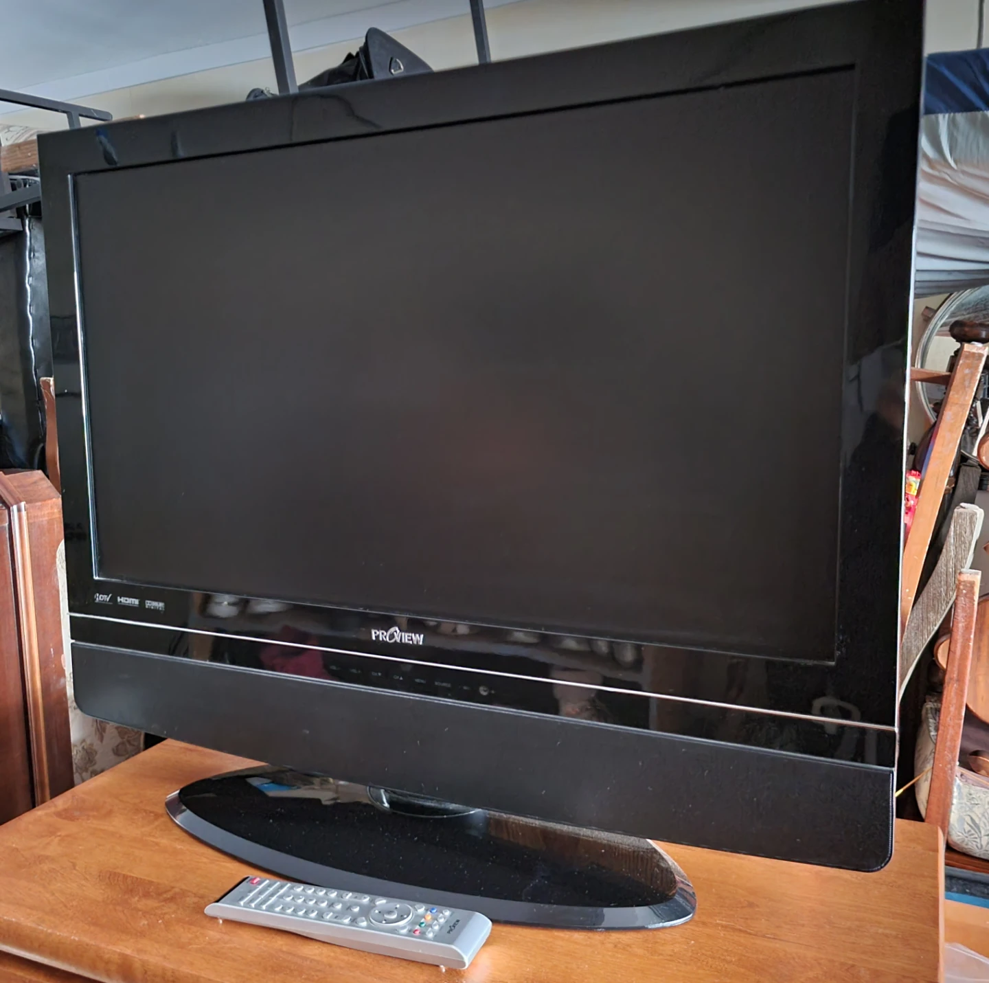 ProView PA-32JK1A 32" HD TV with Remote