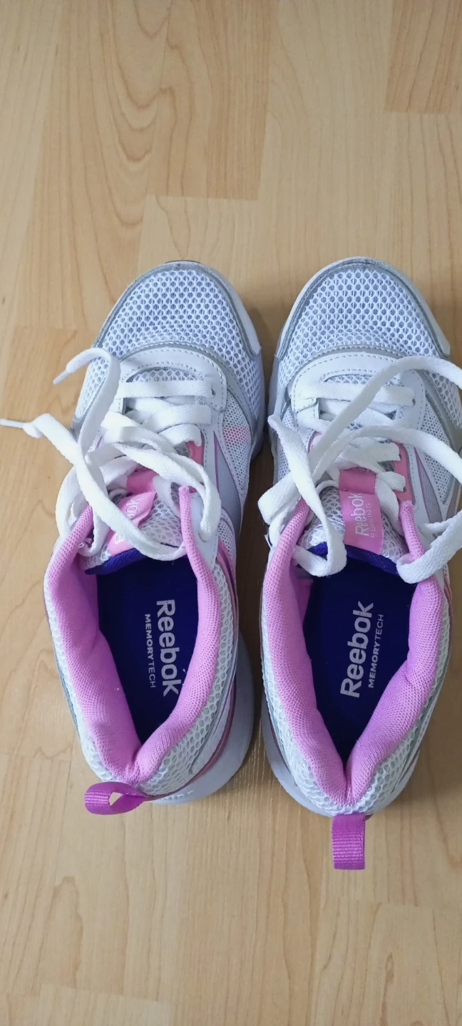 Reebok White & Pink Running Shoes