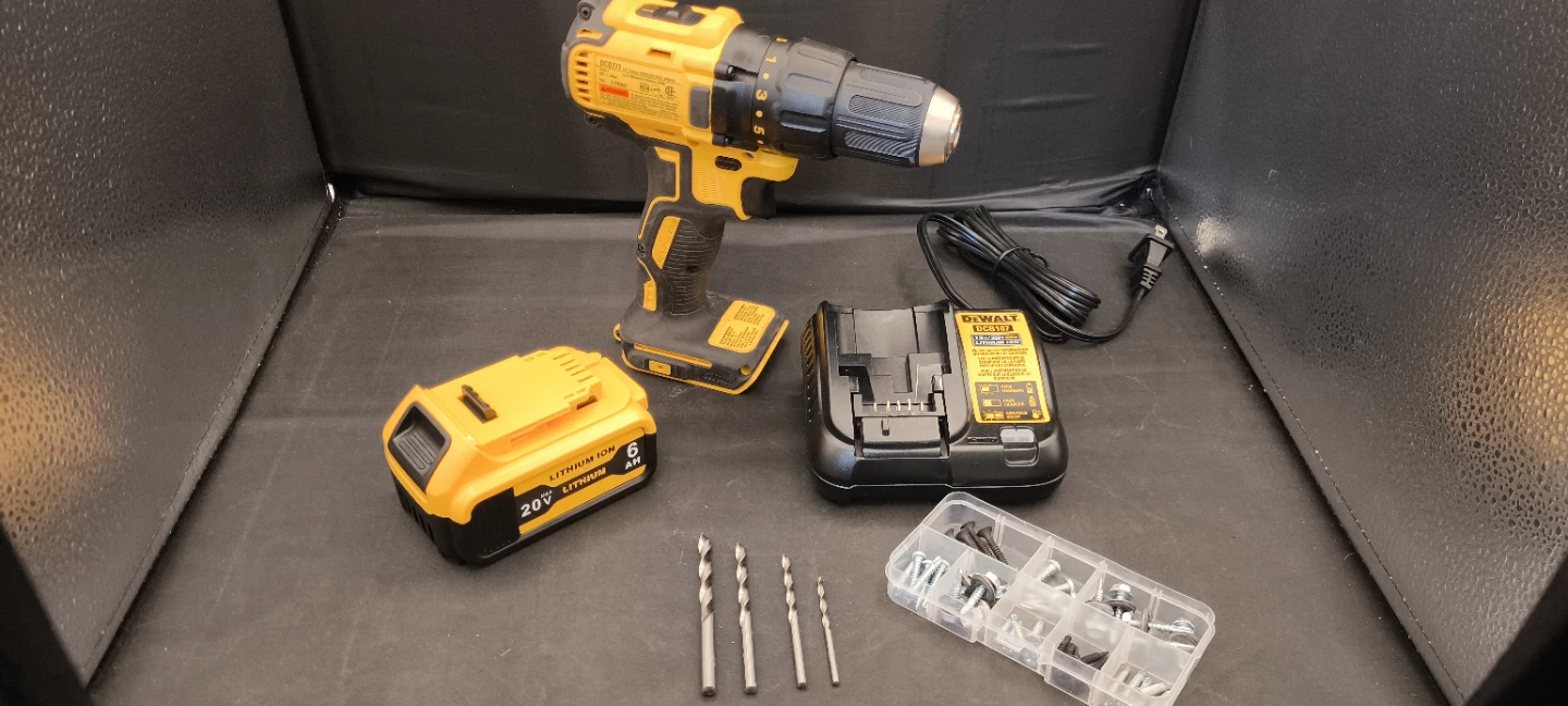 DeWALT DCD777 Drill Driver Kit | 20V 6Ah Battery Charger + Bits