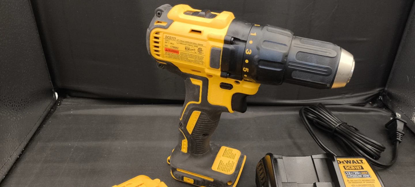 DeWALT DCD777 Drill Driver Kit | 20V 6Ah Battery Charger + Bits - photo 2