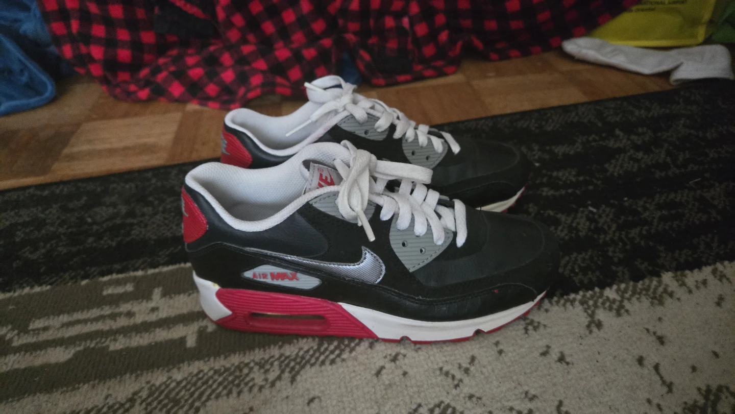 Nike Air Max 90 Sneakers