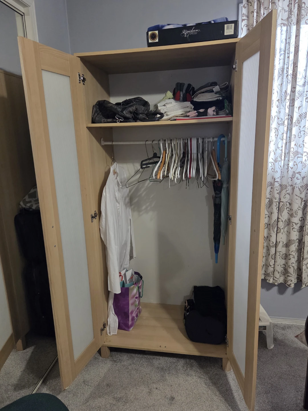 Wood Wardrobe with Frosted Glass Doors - photo 2