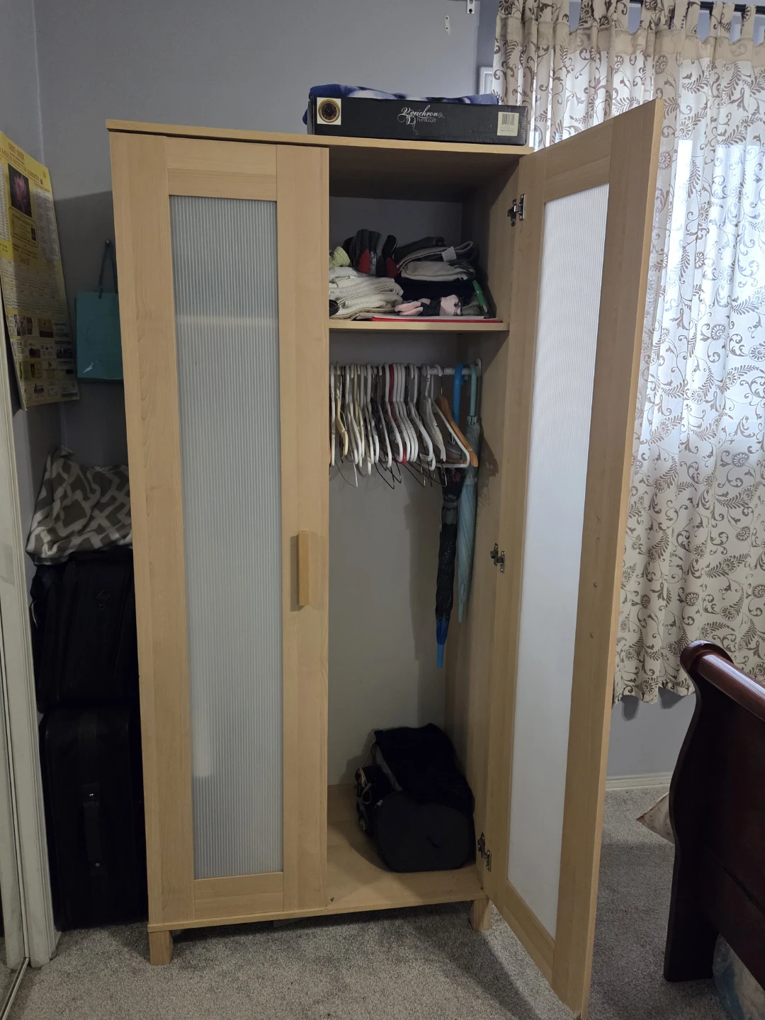 Wood Wardrobe with Frosted Glass Doors - photo 3