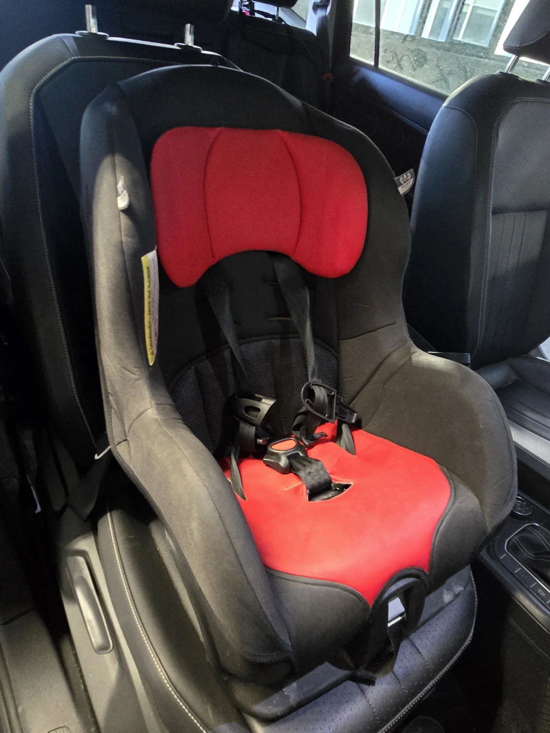 Child Car Seat - Black & Red