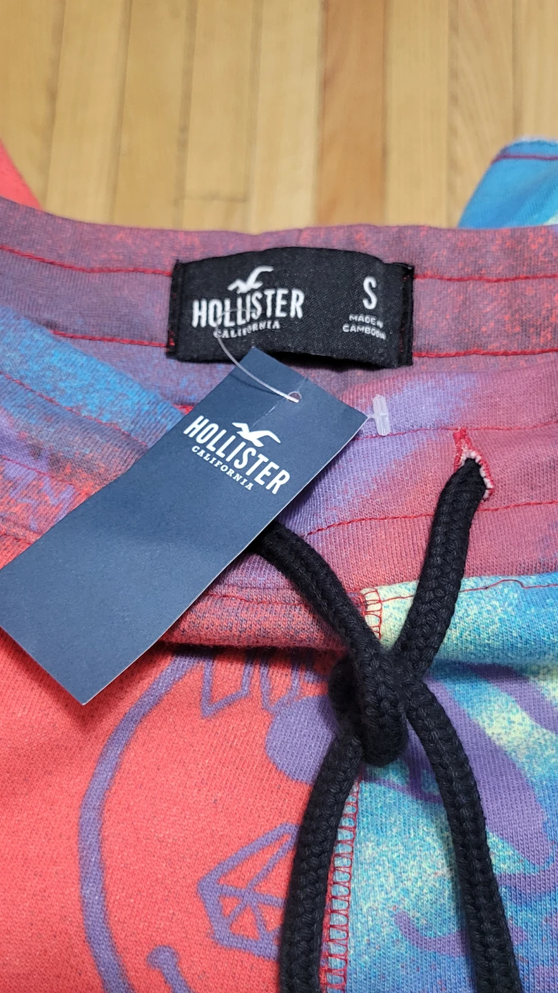 Hollister Graphic Shorts Size S - photo 2