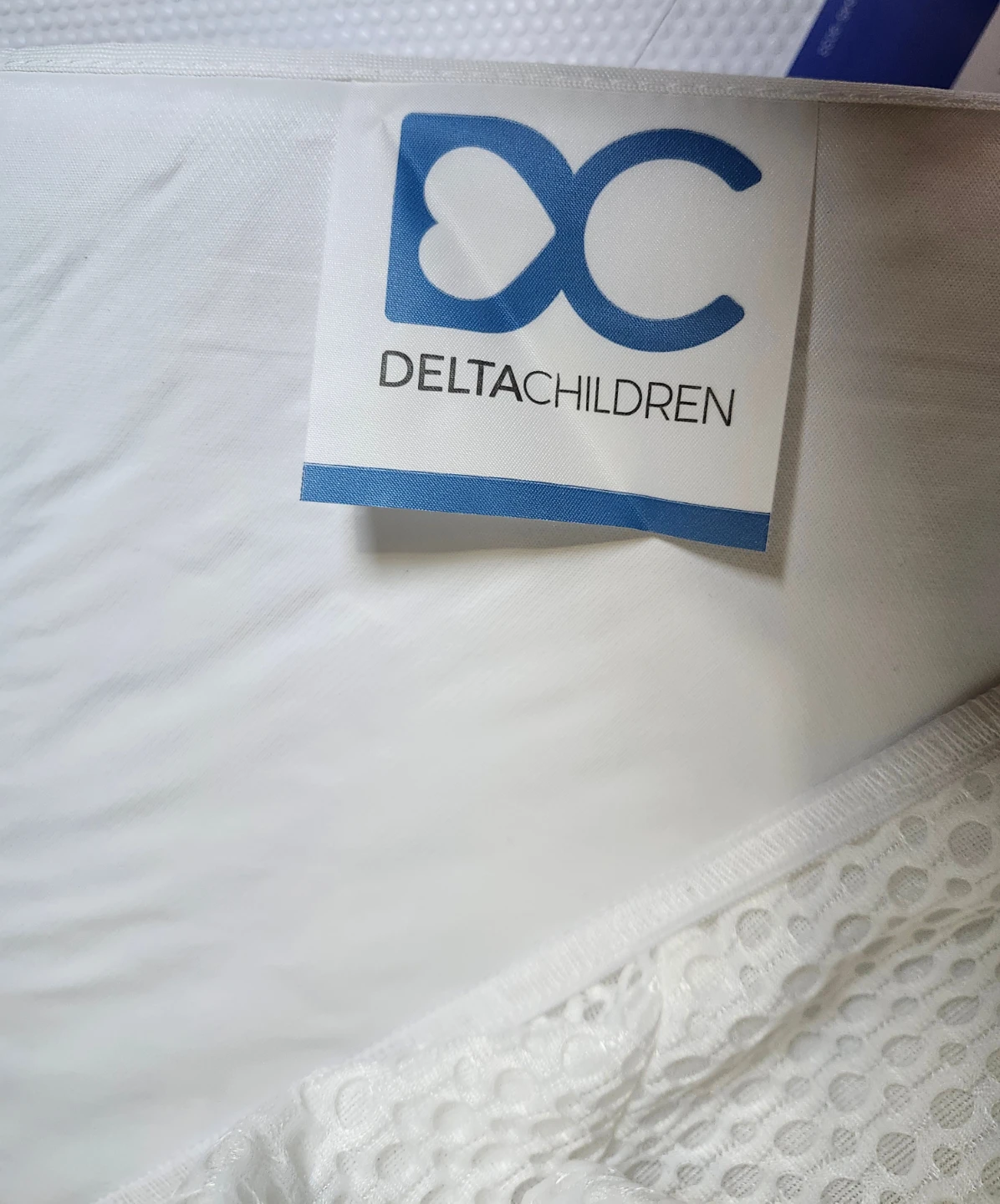 Delta Children Twinkle Stars™ Breathable 4" Mini Mattress - photo 3