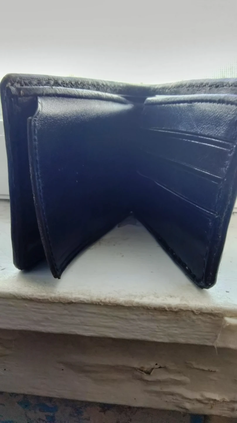 Se vende cartera de piel bordada con hilo de plata - photo 3