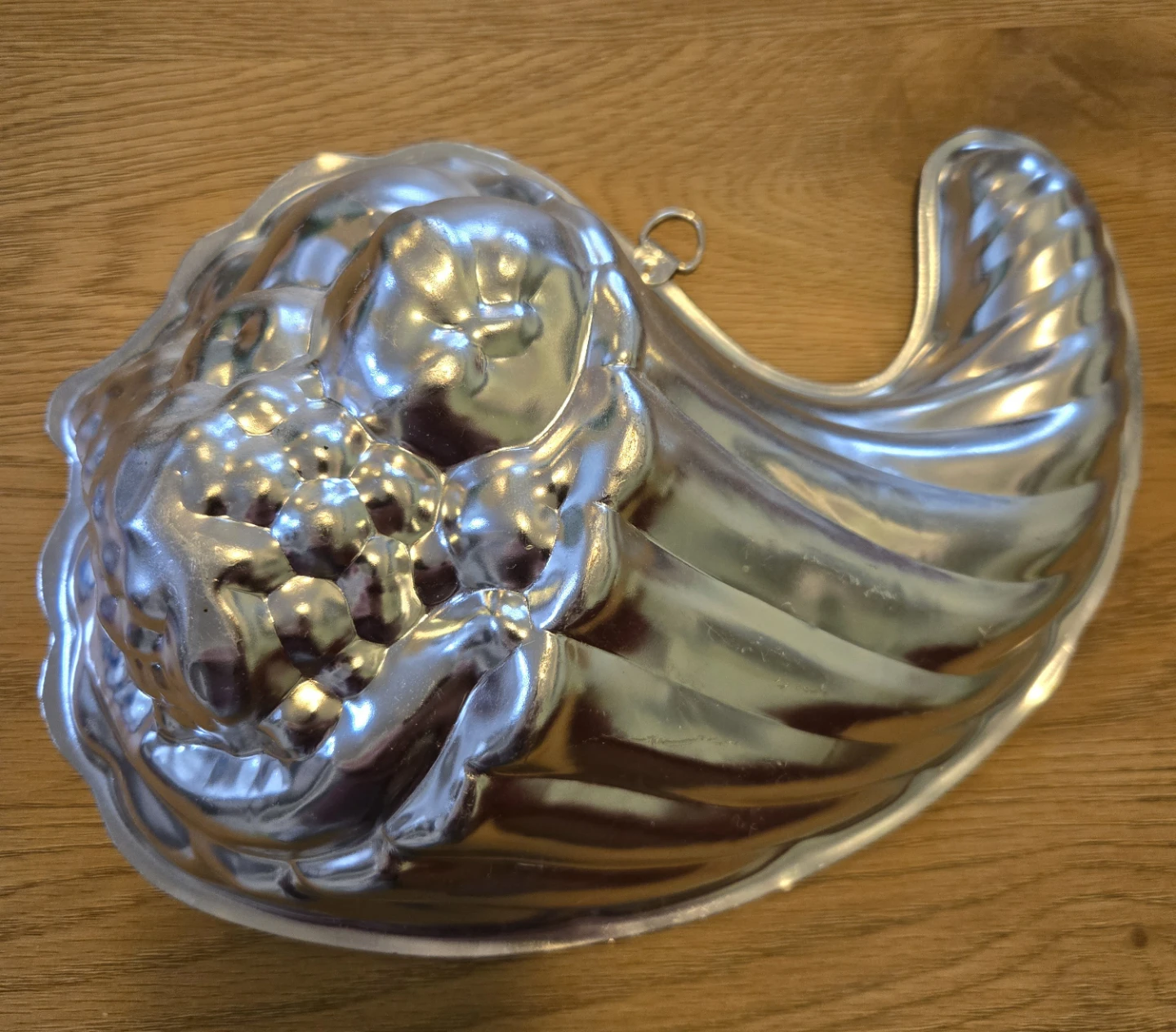 Vintage Cornucopia Jello Mold 5 Cups