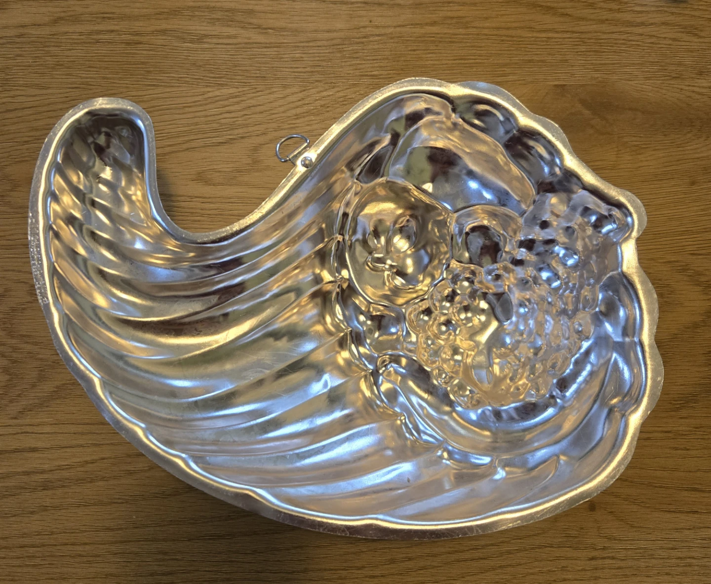 Vintage Cornucopia Jello Mold 5 Cups - photo 2