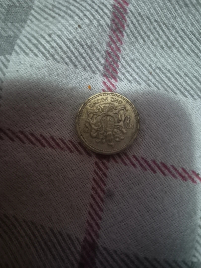 Rare 1983 frisrt edition British pound - photo 4