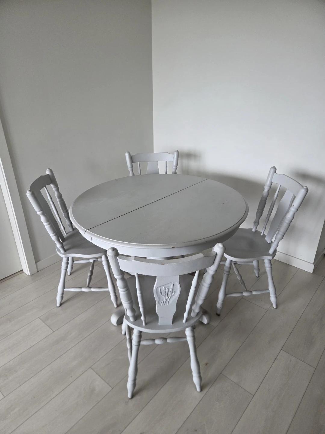 Round Kitchen or Dining Table with 4 Chairs - photo 3