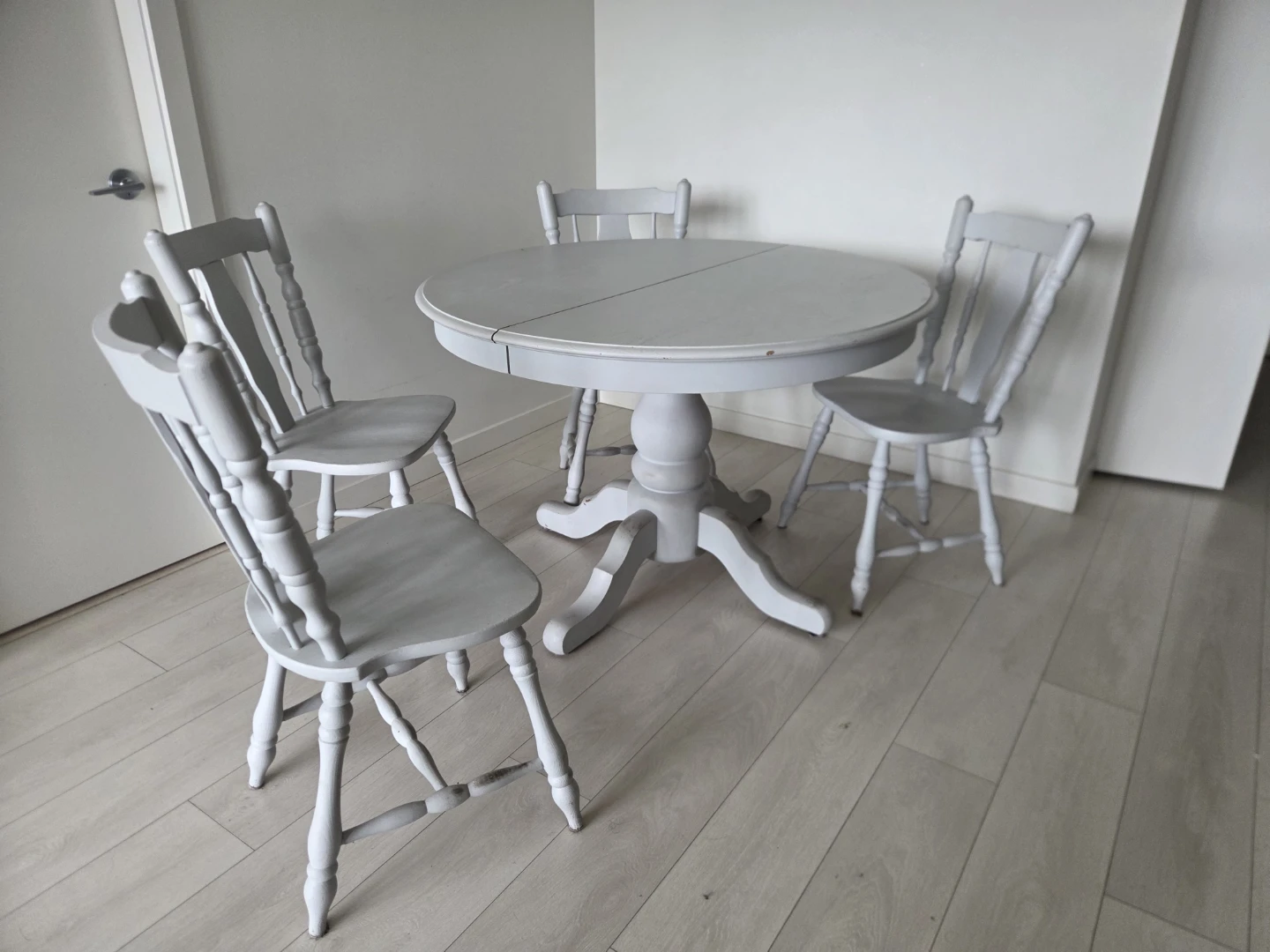Round Kitchen or Dining Table with 4 Chairs - photo 4