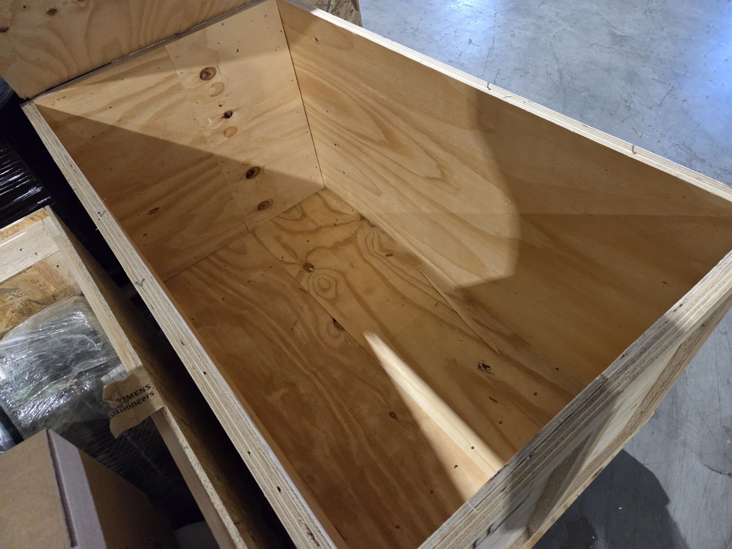 Lidded Wooden Crate 30x32x54in - photo 4