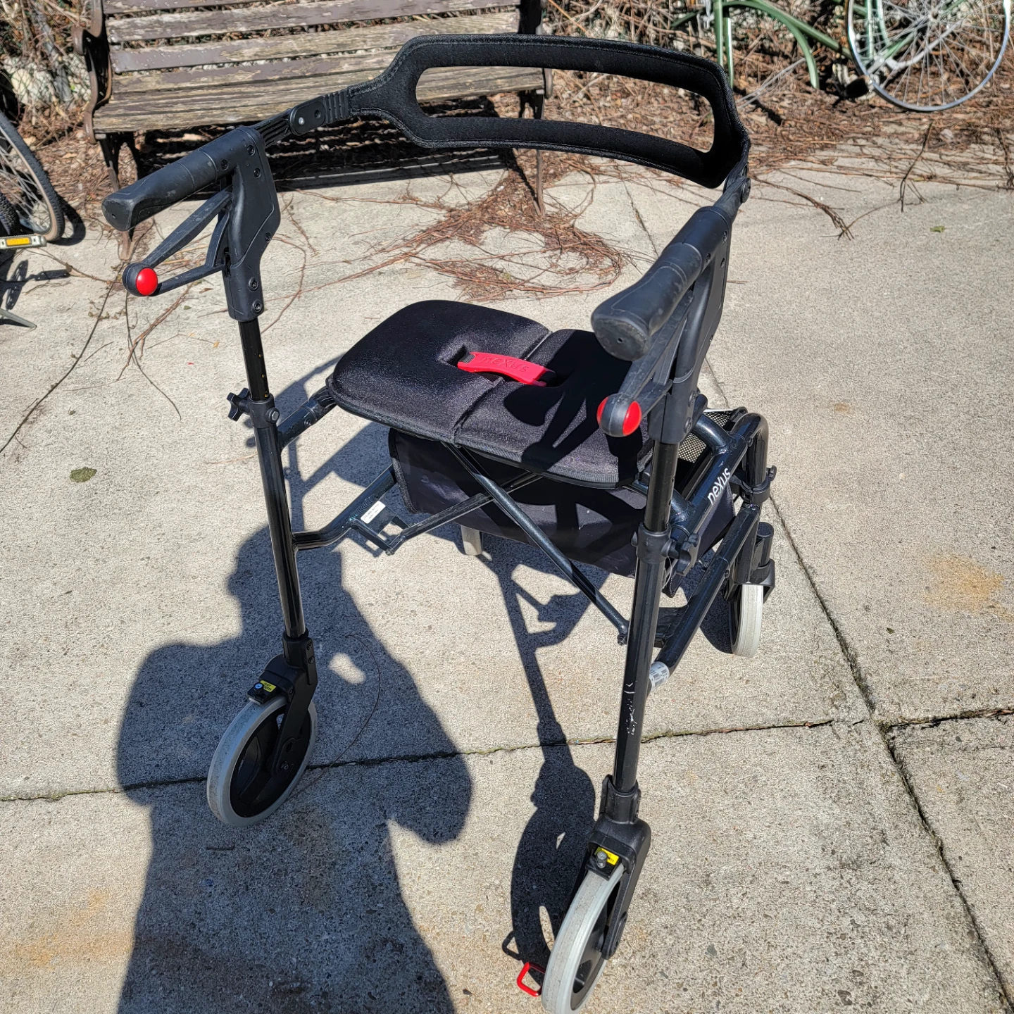 Nexus 3 standard  Rollator Walker with Seat & Bag 330lb limit
