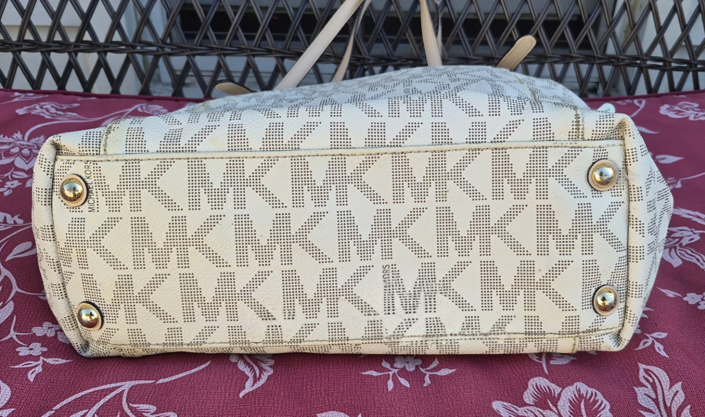 Michael Kors White Monogram Tote Bag - photo 3