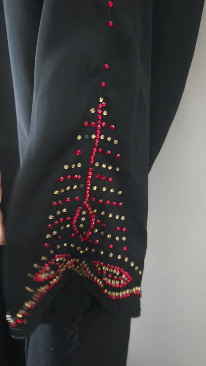 Black Abaya with Red and Gold Embellishments 🌹 - photo 2