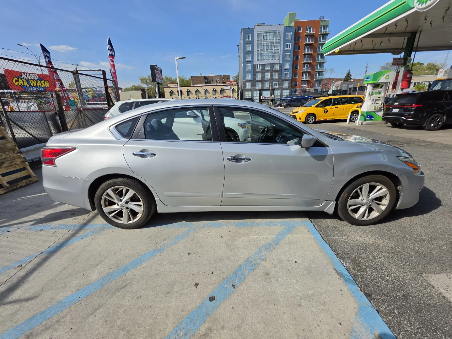 Silver Nissan Altima Sedan - photo 4