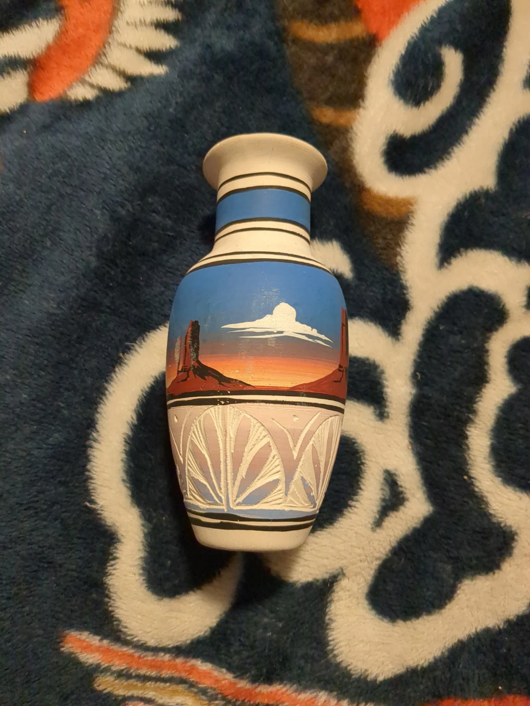 A. Salt Navajo Pottery Vase - photo 2