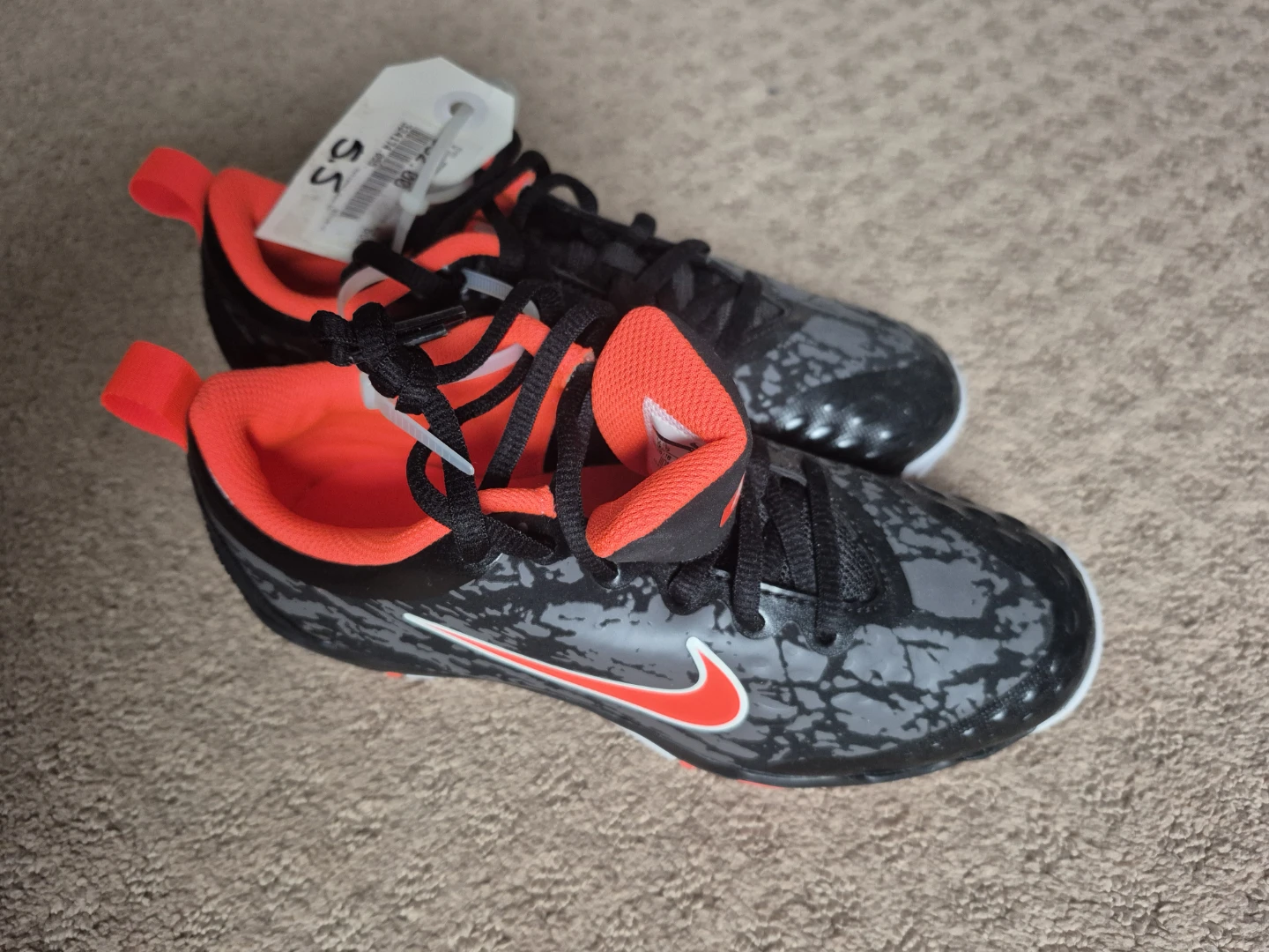 New Nike Baseball Cleats. Size 5.5