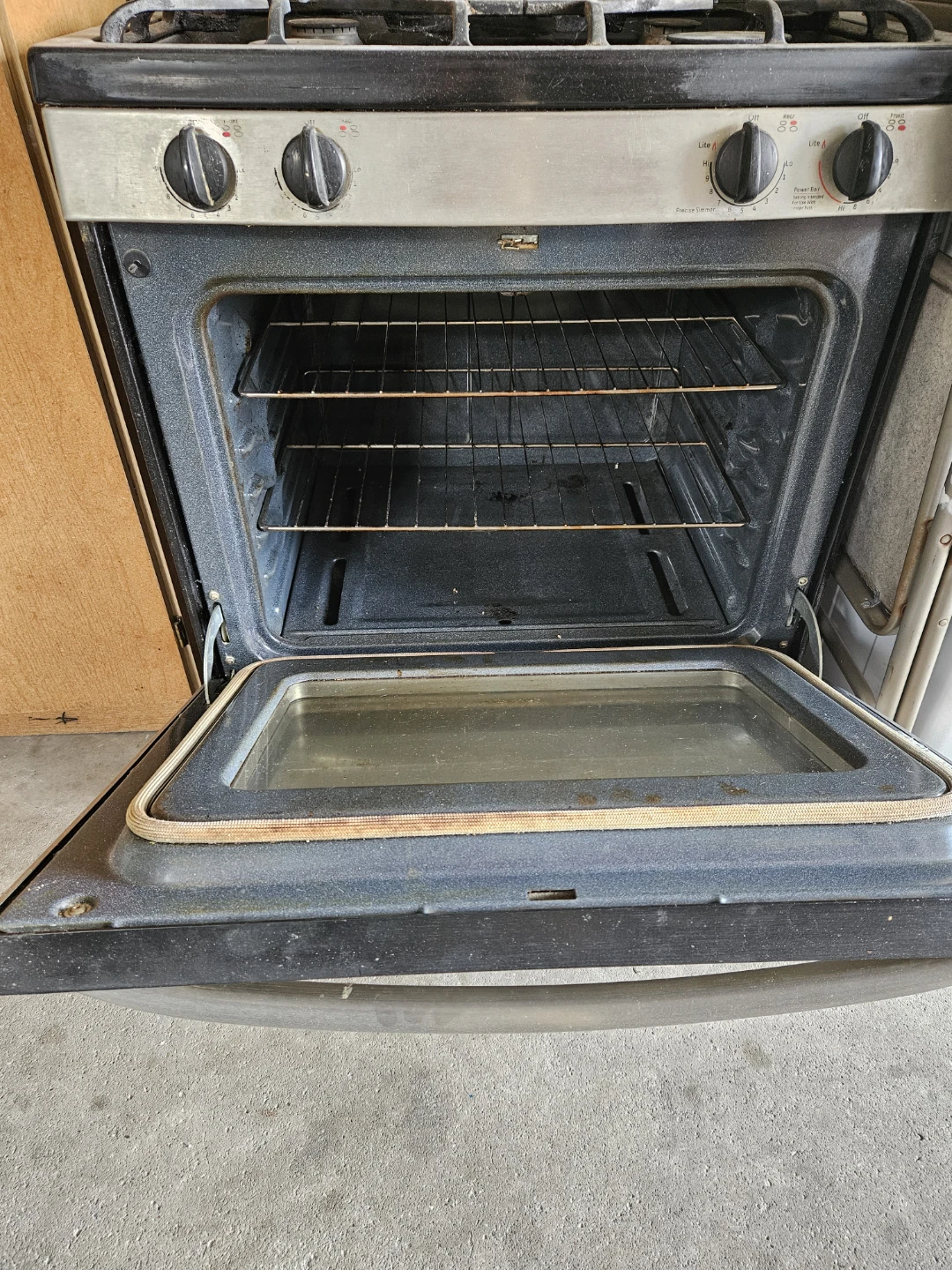 GE Stainless Steel Gas Range - photo 2