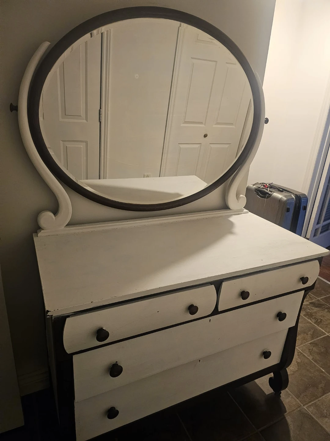 Vintage White Vanity Table with Mirror